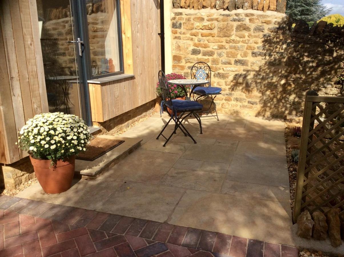The Studio At The Laurels Hotel Hook Norton Екстериор снимка